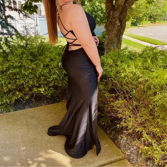 La Femme’s Prom Dress- used only once • EUC (Excellent Used Condition) Size 10 - Picture 10 of 10